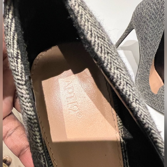 Apt. 9 Women's Sharp Gray Tweed Tassels Heeled Shoes - Picture 4 of 5